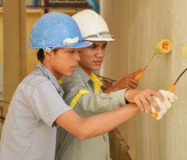 Formation au métier de la peinture - Cambodge.