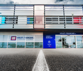 Usine Volet Français façade tricolore industrie