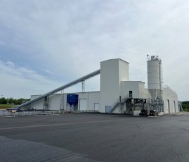 Atlantique Agglos, usine de blocs béton standards et rectifiés de BigMat Atlantique Matériaux (Vendée).