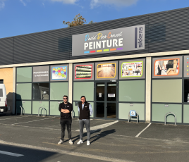 Les co-dirigeants du point de vente Sikkens Solutions, membre du réseau PASS. (AkzoNobel France).