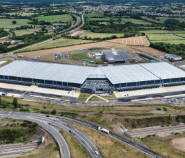 Plateforme logistique de Téréva (groupe Marin Belaysoud) à Louverné près de Laval (Mayenne).