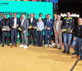 Salon Light + Building récompenses Designplus Award photo de groupe avec les trophées
