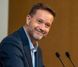 Portrait de Lionel Causse, député et président de Stop Fraudes