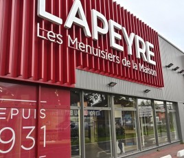 Façade d'un point de vente Lapeyre en région parisienne.