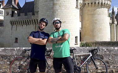 La fabuleuse aventure à vélo de Jacques Sabater et Kévin Jardinier