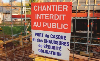 Panneau "Chantier interdit au public".