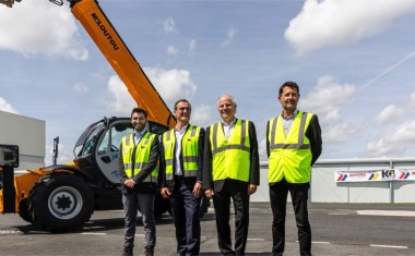 Adrien Dufloer et François Renault, pour Kiloutou, Michel Denis et Hervé Ouisse, pour Manitou.