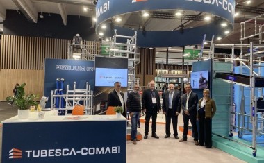 Stand tubesca comabi sur batimat