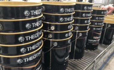 Ligne de production de pots de peinture Théodore Bâtiment (groupe Actéo).