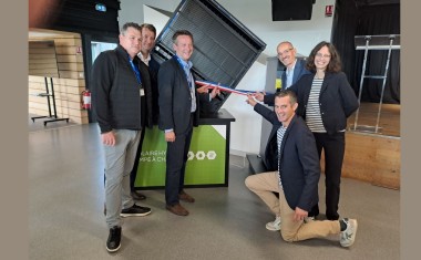 L'inauguration du système MAX s'est faite en présence des dirigeants de Dualsun, Laëtitia Brottier et Jérôme Mouterde, du DG d'Arkteos, Richard Bachelier, du maire de Guérande, Nicolas Criaud, et du sénateur de Paris Yannick Jadot.