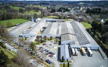 Ici, aperçu de l’usine Jeld-Wen à Ussel en Corrèze.