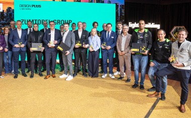 Salon Light + Building récompenses Designplus Award photo de groupe avec les trophées