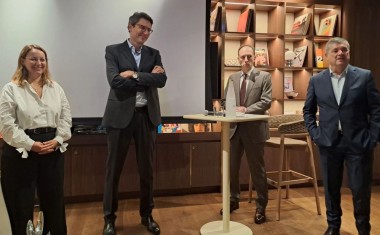 Equipe Evoriel Erwan Dupuy Président-directeur général et Thierry Smadja Directeur général délégué en charge des Services aux Institutionnels et Professionnels