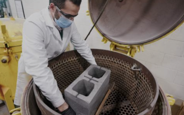 Blocs béton sans ciment : une technologie développée par le fabricant canadien CarbiCrete.