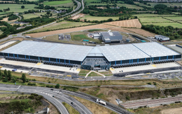 Plateforme logistique de Téréva (groupe Marin Belaysoud) à Louverné près de Laval (Mayenne).