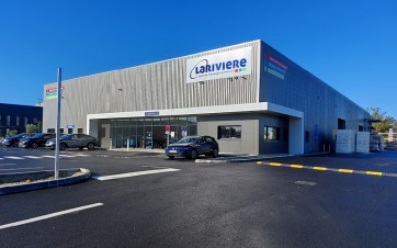 Agence Lariviere.