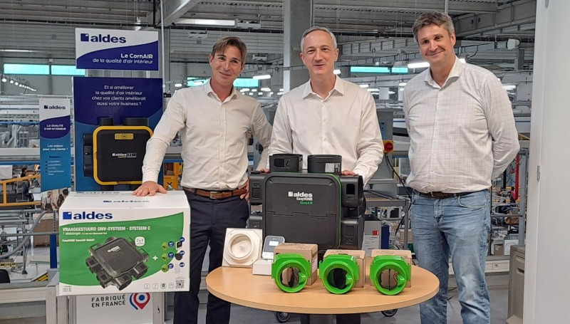 Aldes Stanislas Lacroix (président du Groupe Aldes), Pierre-Martin Jeantet (directeur général d'Aldes France) et Vincent Mazzoleni (directeur des opérations industrielles)