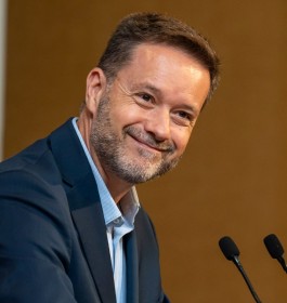 Portrait de Lionel Causse, député et président de Stop Fraudes