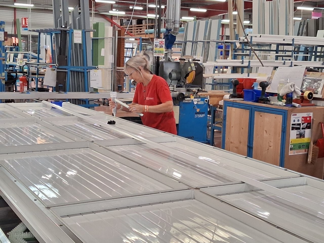 Tout en investissant pour réduire entre autres la pénibilité au travail sur les lignes de production, le groupe aquitain entend rendre accessible ses postes de travail tant aux hommes qu’aux femmes.