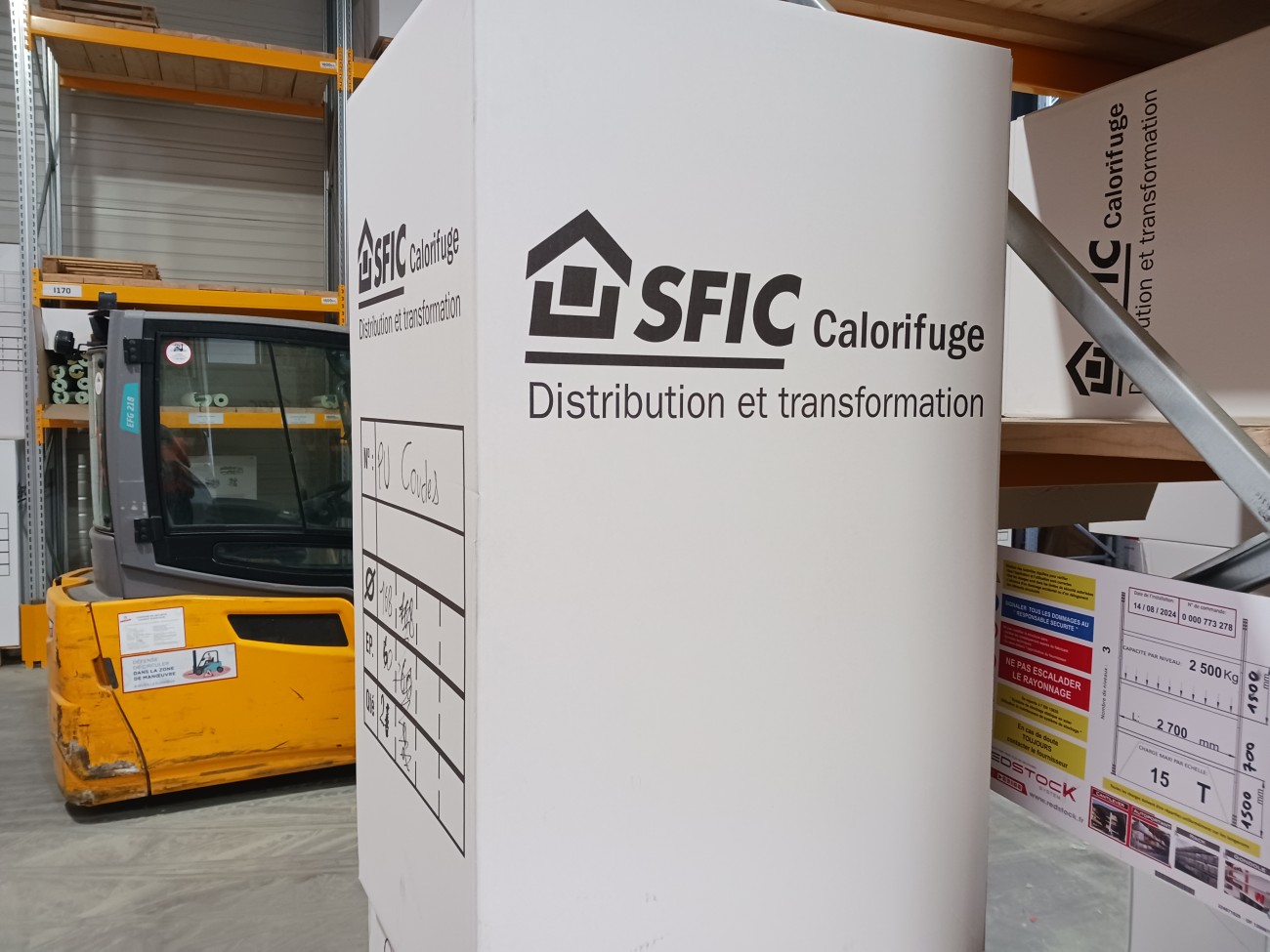 Atelier de transformation de l'agence SFIC Calorifuge à Couëron, près de Nantes (44).
