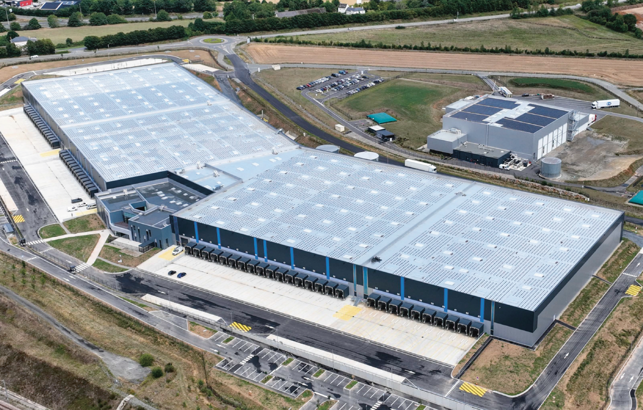 Plateforme logistique de Téréva (groupe Marin Belaysoud) à Louverné près de Laval (Mayenne).