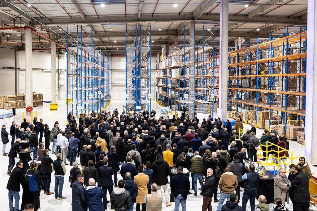 Plateforme logistique de Téréva (groupe Marin Belaysoud) à Louverné près de Laval (Mayenne).