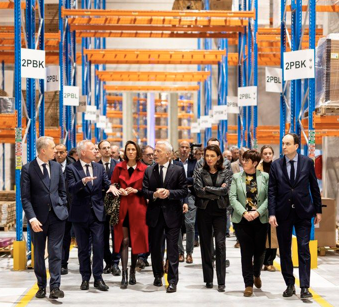 Plateforme logistique de Téréva (groupe Marin Belaysoud) à Louverné près de Laval (Mayenne).