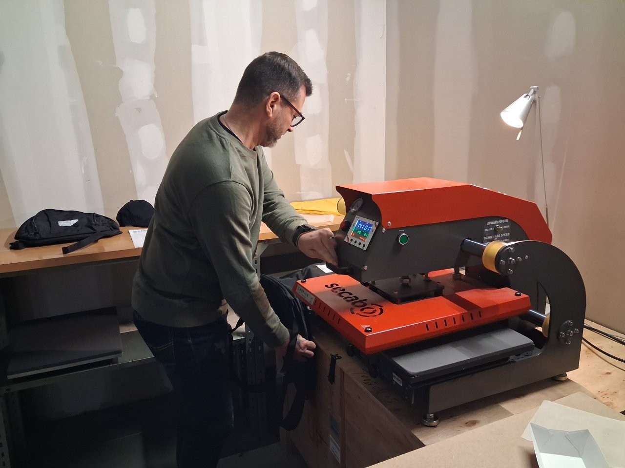 SPC Néo : intérieur du showroom d'Angoulême (Charente) - Adhérent Sécurom (groupe Cofaq).