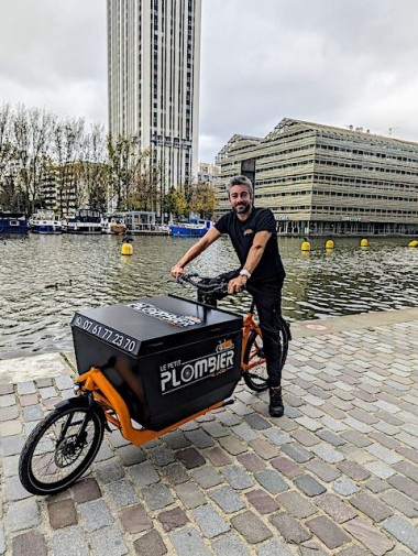 Romain Dondelinger, Le petit plombier à vélo à Paris