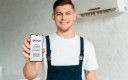 Aircoo - Ouvrier avec l'appli.