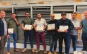 Installateurs français de BSO recevant leur diplôme Schenker Storen.