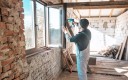 Rénovation énergétique - pose de fenêtres en PVC.
