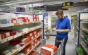 Libre-service dans une agence de Rexel France.
